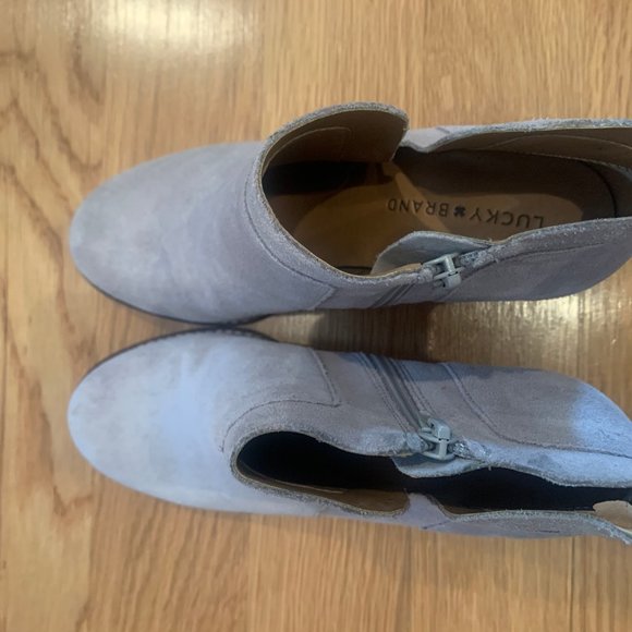 Lucky Brand Women's Yabba Wedge Bootie Light Gray Suede Ankle, size 8.5 - Picture 6 of 14